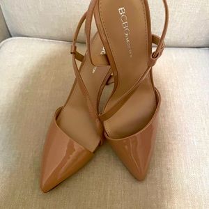 BCBG GENERATION NUDE SLING BACK PUMPS SIZE 8 1/2